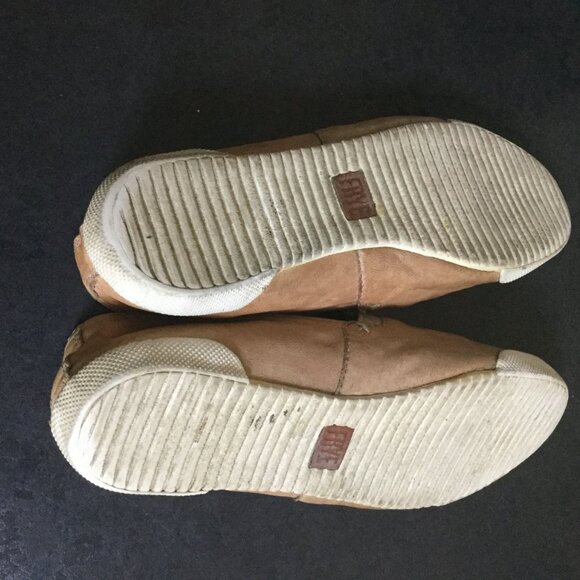 Leather Frye flat shoes in used condition size 7.5 tan in color soft leather - Picture 10 of 10